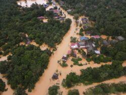 Banjir pun jadi bahan lawak, politik