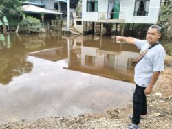 ‘Hari-hari kena hadap air busuk’