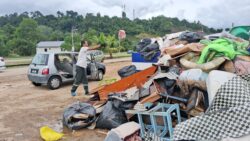 Tiga jam hujan, tenggelam satu taman