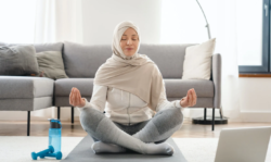 Pilates, adakah sama hukumnya dengan yoga?