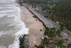 66 kilometer pesisir pantai Terengganu terjejas hakisan