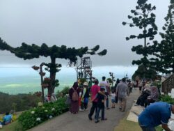 Orang Thailand suka pergi Gunung Jerai, sejuk-sejuk, dingin