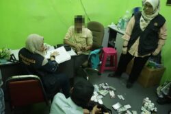 Doktor Bangladesh buka klinik, rawat pesakit di kedai makan, runcit