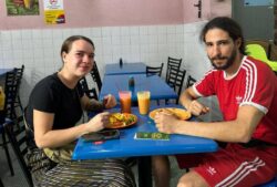 Mat saleh teruja makan nasi kandar, fantastik!