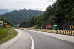 Luahan pembaca: Tol Gombak terang, masuk Pahang gelap