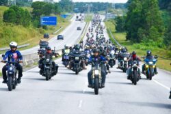 Teruja sertai konvoi motosikal wanita