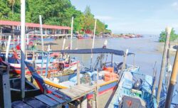 Nelayan patah balik lihat laut bergelora