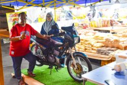 Beli juadah berbuka, boleh menang Toyota Camry, RXZ