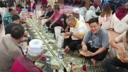 [VIDEO] Kaum Cina, India berbuka di Masjid Muhammadi